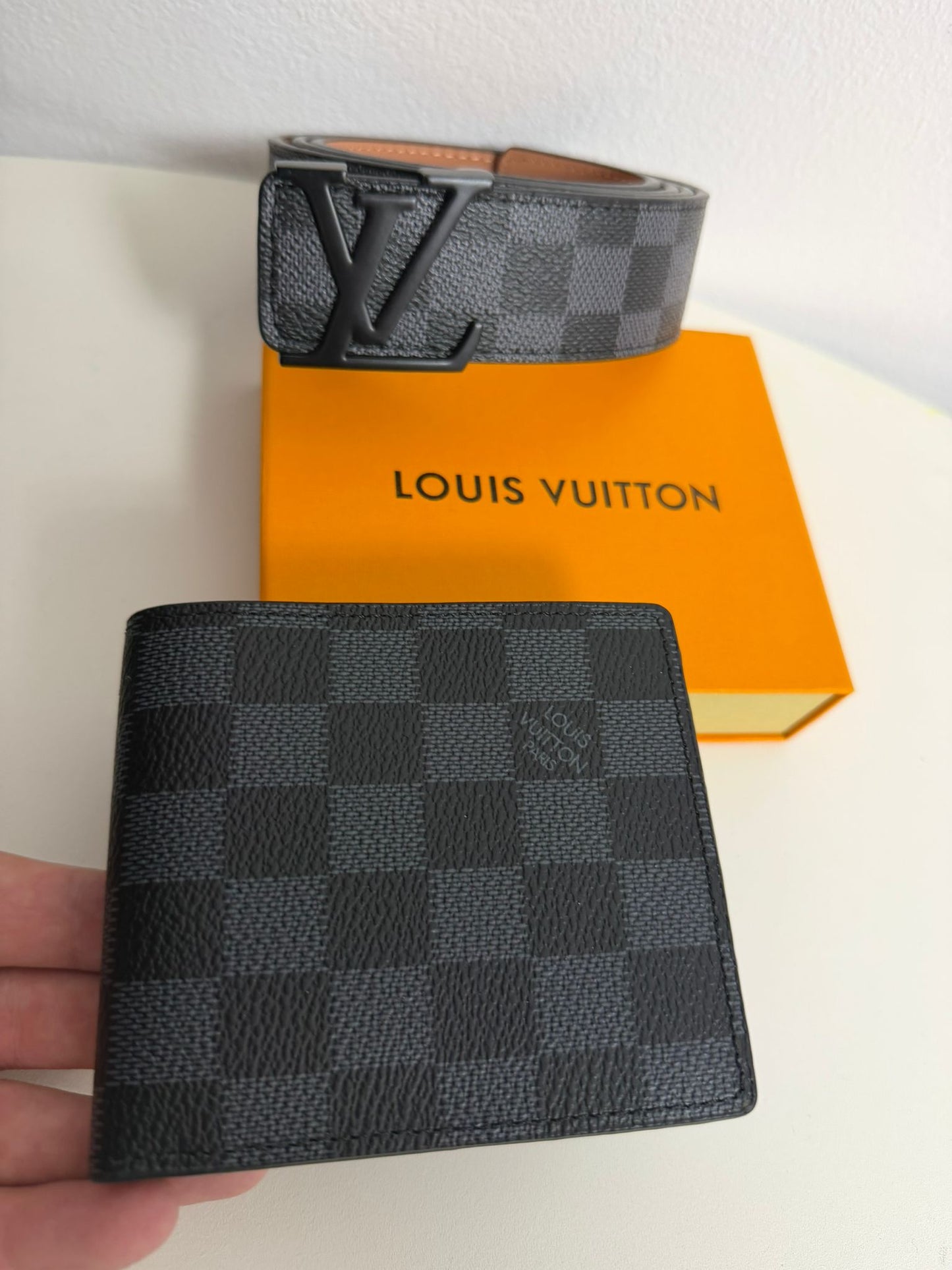 2 Set elegant Louis Vuitton (Curea + Portofel)